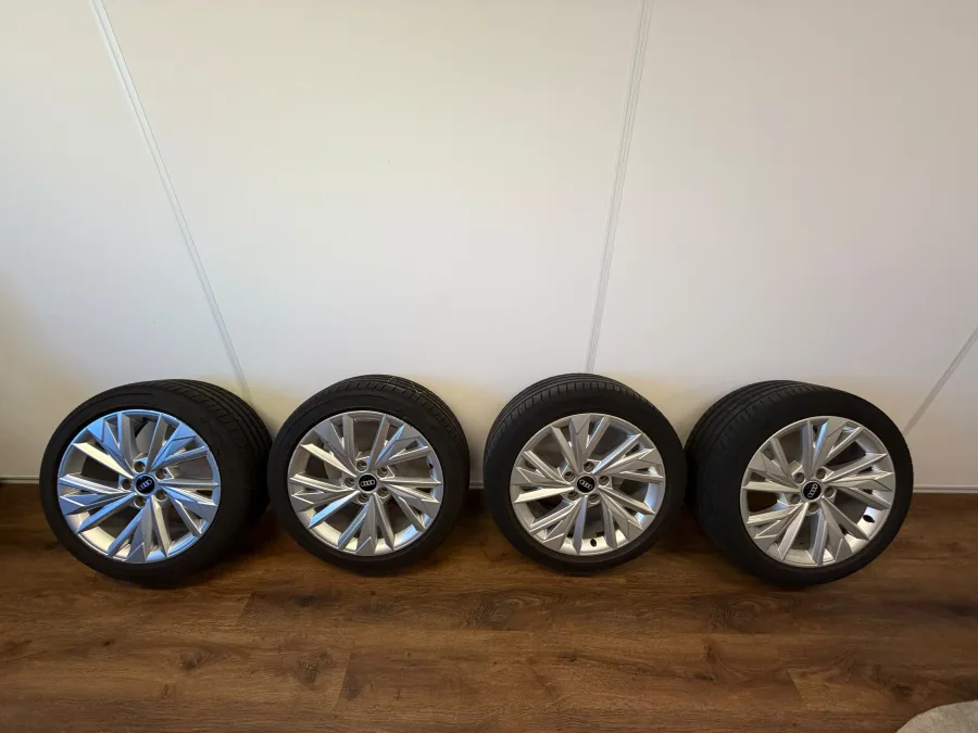 Originele Audi A3 | 18 Inch | Licht Metalen Velgen en Banden